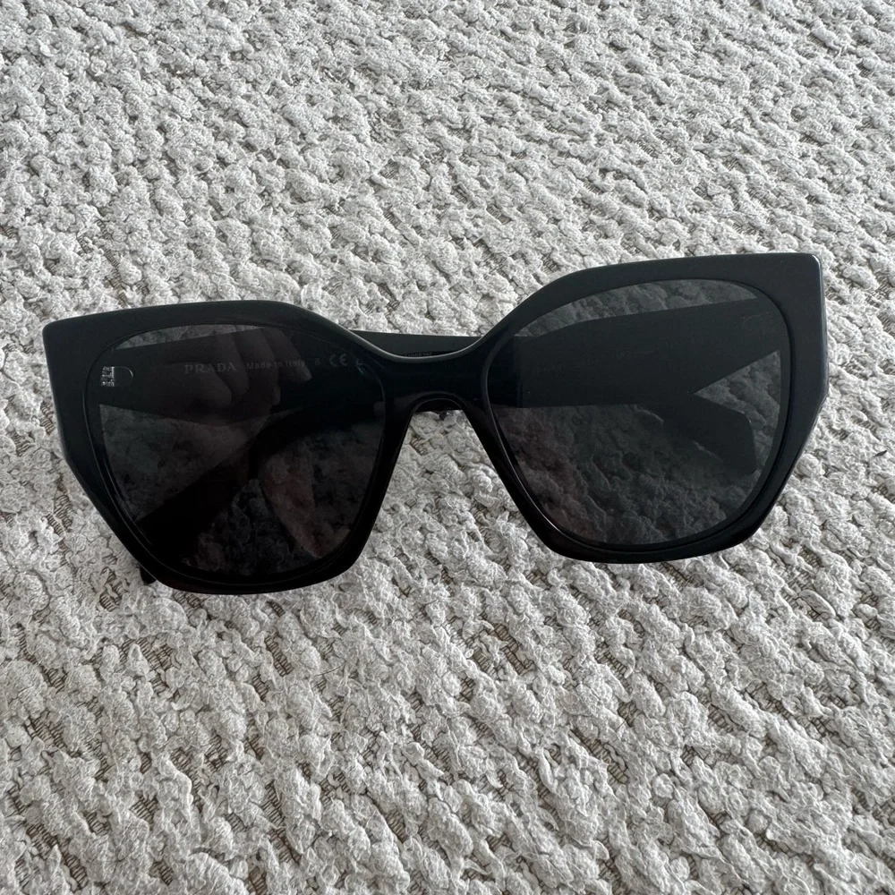 Prada Sunglasses 100% authentic - Picture 6 of 9